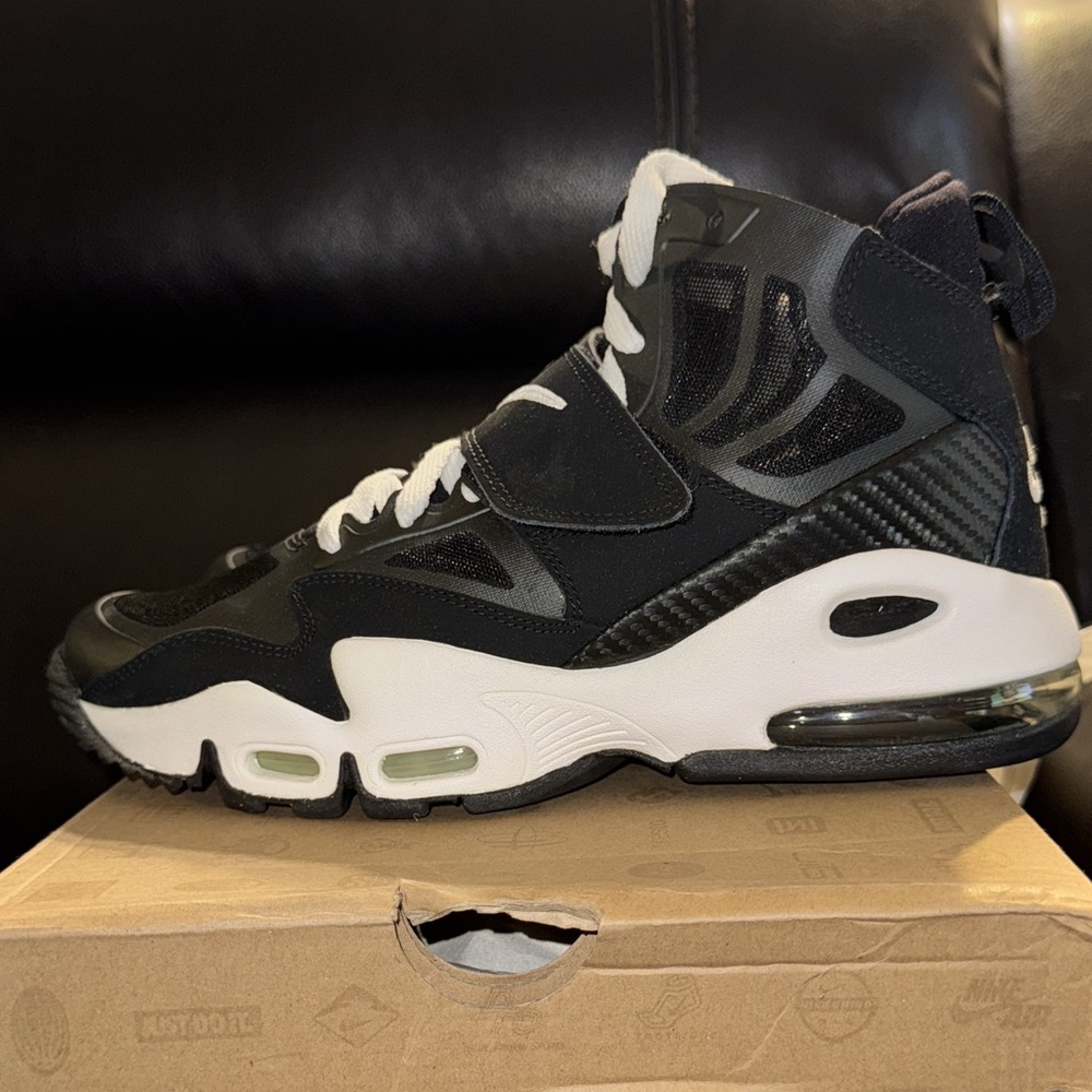 Nike Air Max Express GS Black White Youth Size 7Y Lace Up 525254-003 New In Box